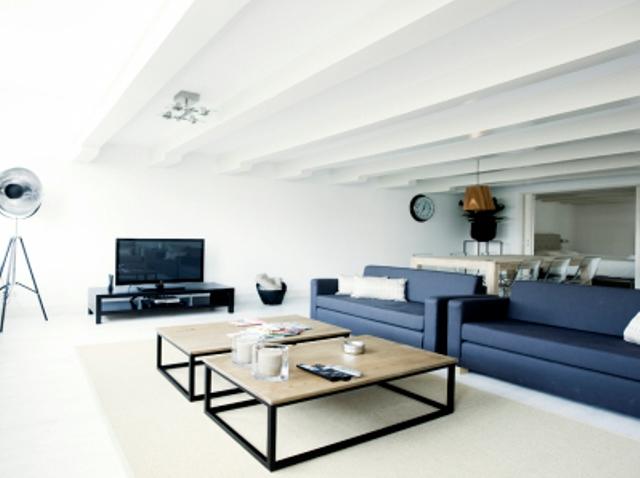 Canal Residence # 2, Stylish Amsterdam Apartment with Canal Views.