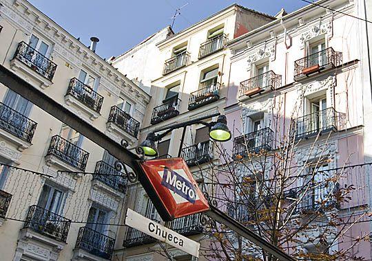 Plaza de Chueca Apartment - Click any photo see a photo album in a new window.