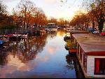 Marnix  Houseboat