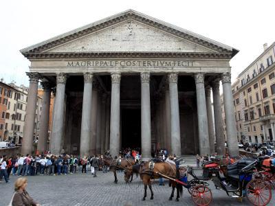 Spotlight Falls On Rome's Pantheon - Rome's pantheon may have been built as a giant sundial.