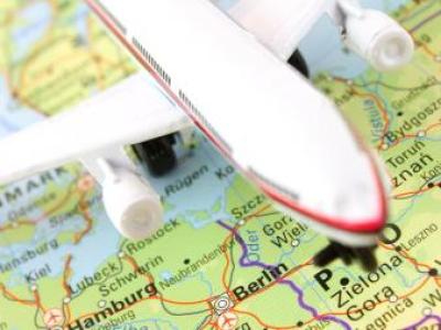 Volunteers Test Berlin's New Airport - Berlin's new airport is being tested by thousands of 'pretend passengers'.