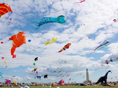 Barcelona Sky Festival Spectacle Returns - Barcelona will host the spectacular seafront Sky Festival again this October.
