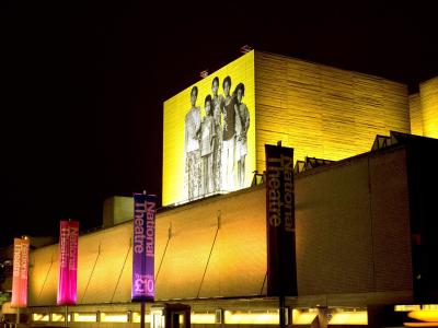 London's National Theatre Hails Sell-Out Shows - The National Theatre in London has achieved record profits, thanks largely to its sell-out shows across the city, its annual report has revealed.