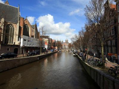 Tour Amsterdam's Canals - By Bus - An amphibious bus that can sail as well as drive has been launched in Amsterdam.